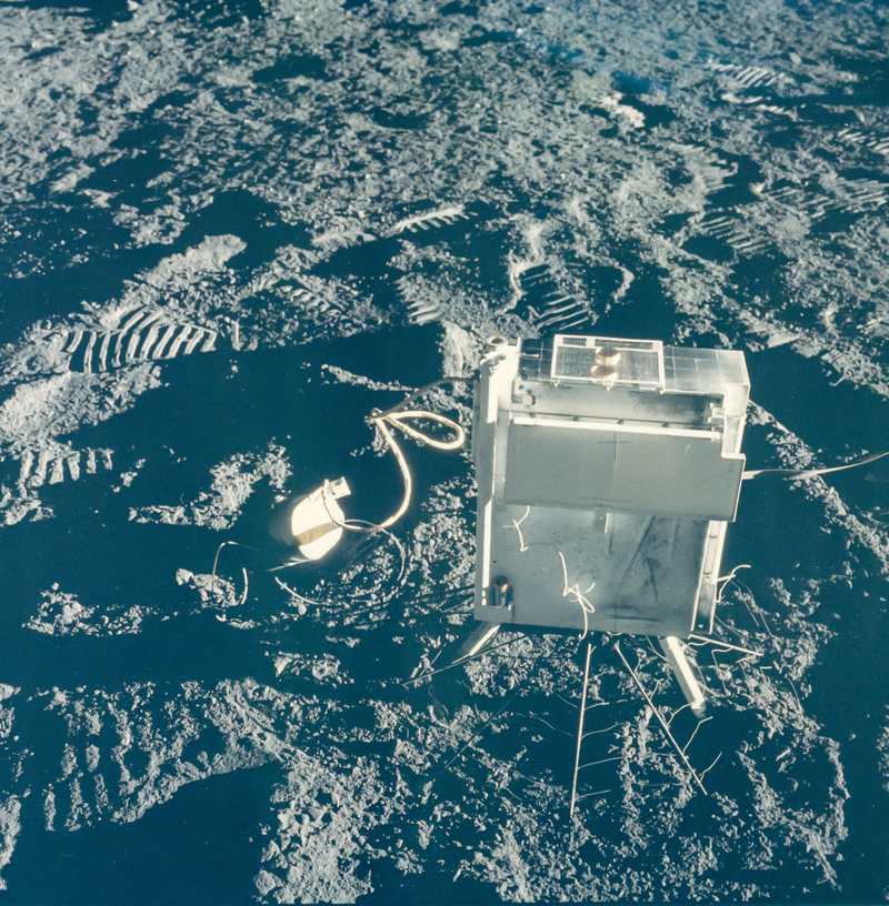 Illustration for article titled The crappy photos of NASA's golden era you never get to see